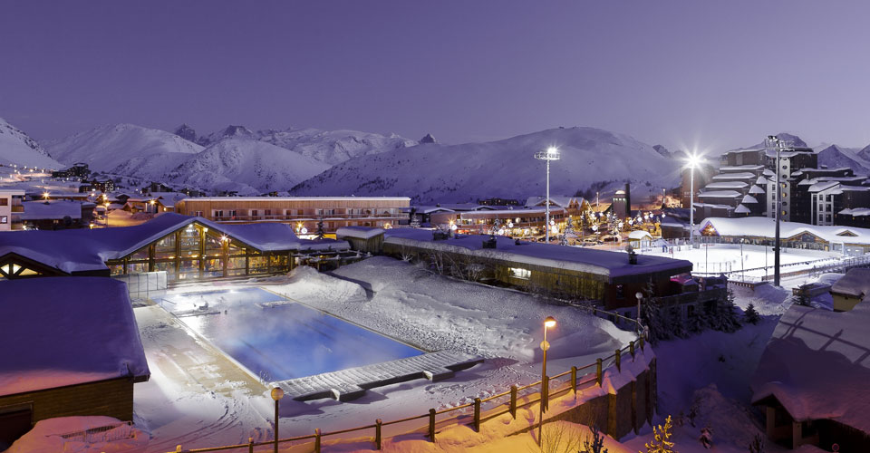 Photo: L_Salino - pool in Alpe d'Huez village