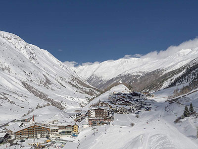 Obergurgl ski by train