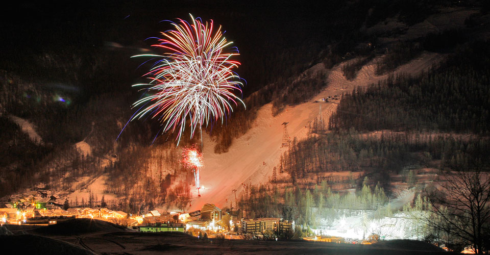 Photo: Agence Zoom - Serre Chevalier fireworks