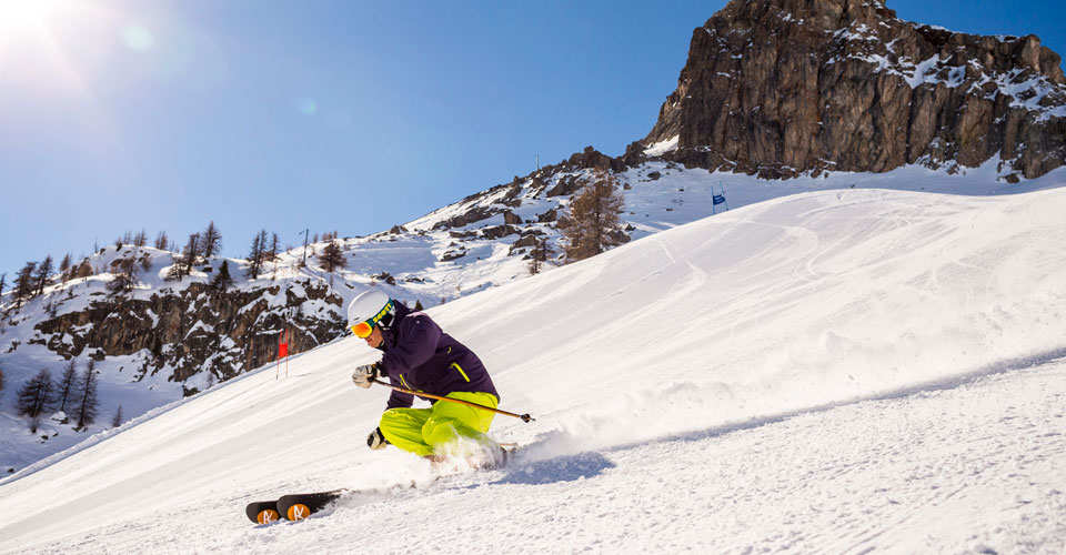 Photo: Agence Zoom - Serre Chevalier skier 