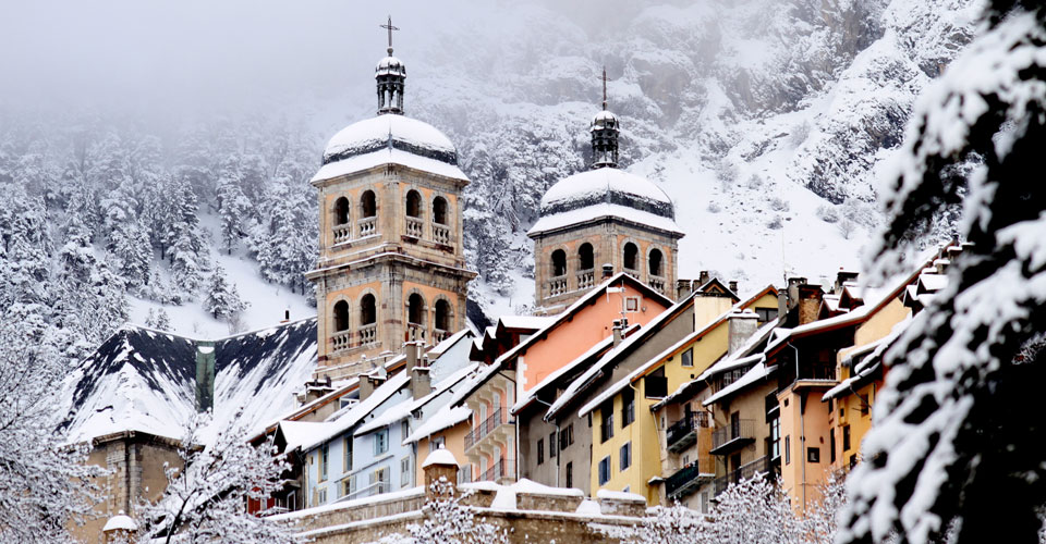 Photo: Agence Zoom - Serre Chevalier village church