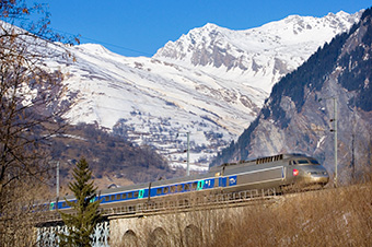 ski package with train